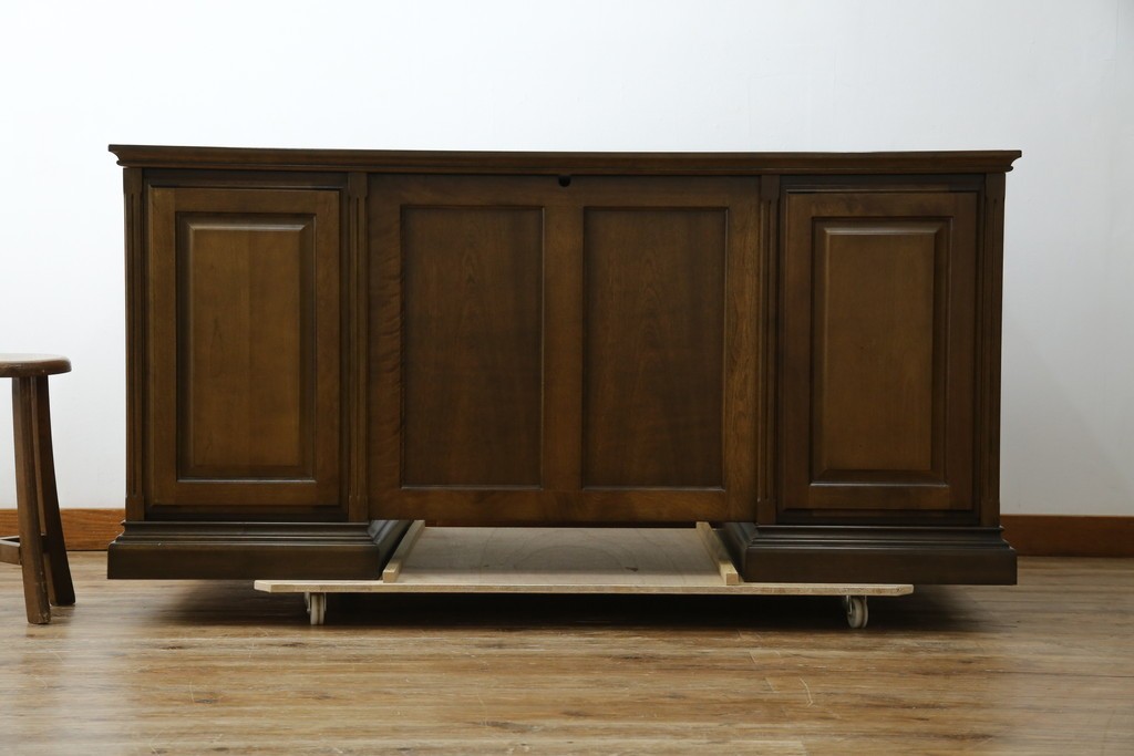 中古　職人手作り　高級品　府中家具　重厚な意匠のプレジデントデスク　定価推定約40万円　(R-085784)