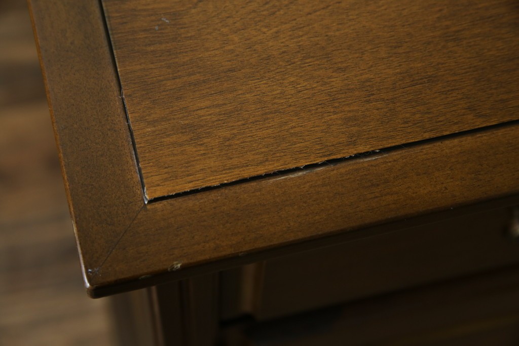 中古　職人手作り　高級品　府中家具　重厚な意匠のプレジデントデスク　定価推定約40万円　(R-085784)