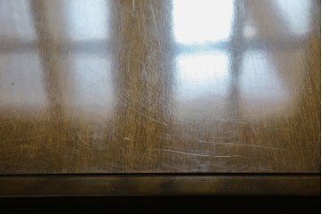 中古　職人手作り　高級品　府中家具　重厚な意匠のプレジデントデスク　定価推定約40万円　(R-085784)