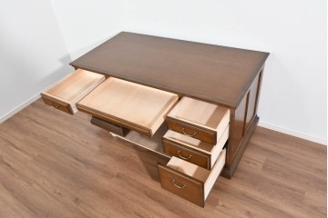 中古　職人手作り　高級品　府中家具　重厚な意匠のプレジデントデスク　定価推定約40万円　(R-085784)