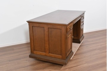 中古　職人手作り　高級品　府中家具　重厚な意匠のプレジデントデスク　定価推定約40万円　(R-085784)