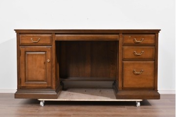 中古　職人手作り　高級品　府中家具　重厚な意匠のプレジデントデスク　定価推定約40万円　(R-085784)