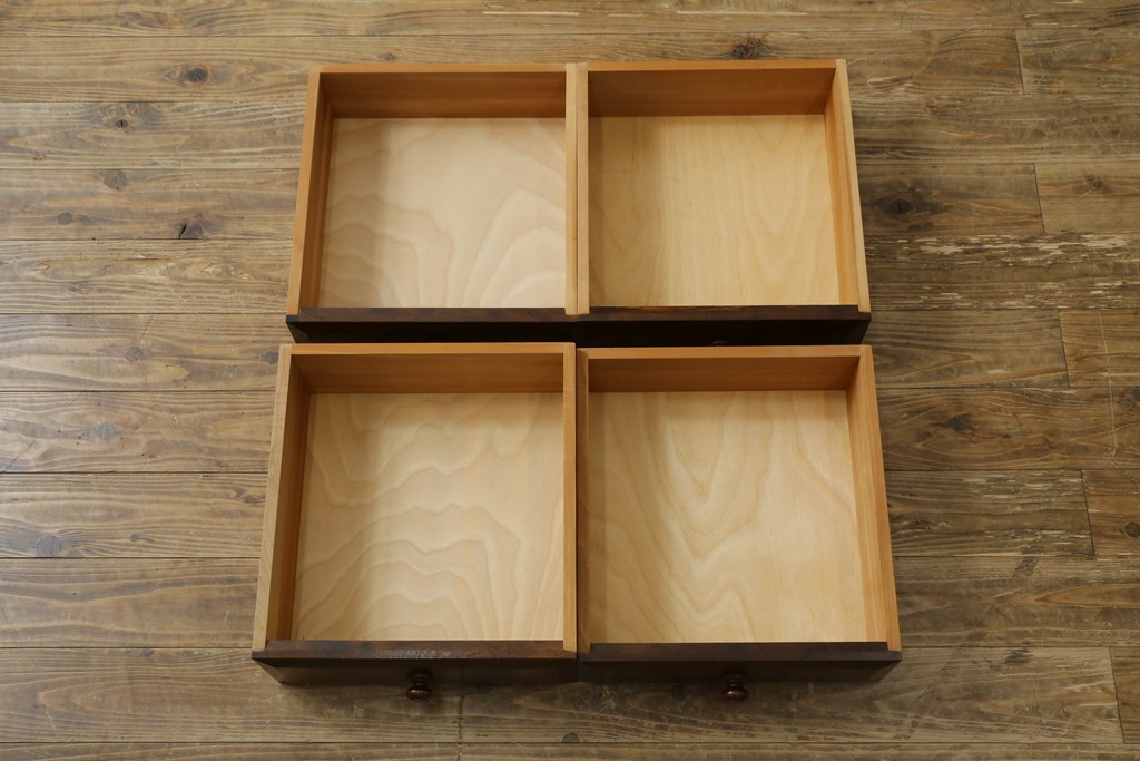 中古　美品　松本民芸家具　端正な箱型フォルムと深みのある色合いが魅力の四段チェスト　定価約16万円　(R-085786)
