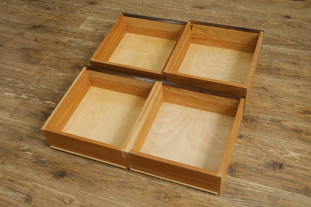 中古　美品　松本民芸家具　端正な箱型フォルムと深みのある色合いが魅力の四段チェスト　定価約16万円　(R-085786)