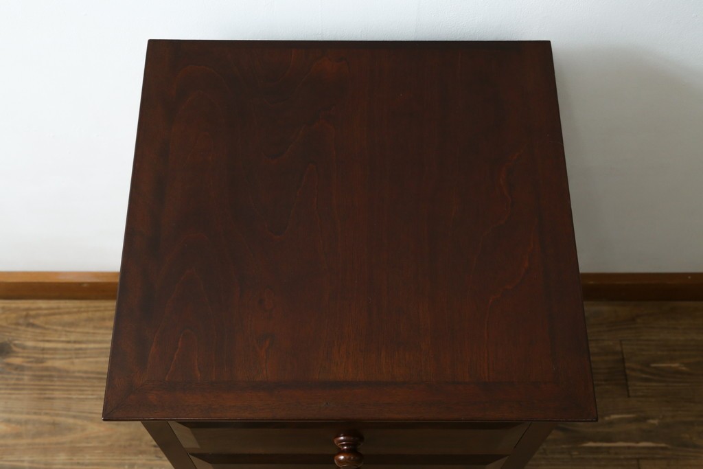 中古　美品　松本民芸家具　端正な箱型フォルムと深みのある色合いが魅力の四段チェスト　定価約16万円　(R-085786)