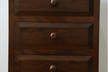 中古　美品　松本民芸家具　端正な箱型フォルムと深みのある色合いが魅力の四段チェスト　定価約16万円　(R-085786)