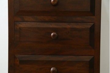 中古　美品　松本民芸家具　端正な箱型フォルムと深みのある色合いが魅力の四段チェスト　定価約16万円　(R-085786)