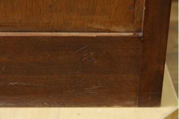 中古　美品　松本民芸家具　端正な箱型フォルムと深みのある色合いが魅力の四段チェスト　定価約16万円　(R-085786)