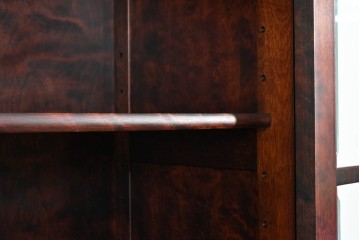 中古　美品　九州民芸家具　格子入りガラス扉が印象的な落ち着きのあるブックケース　定価約70万円　(R-085787)