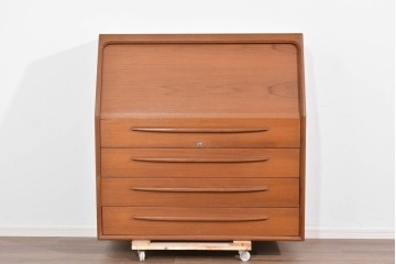 《台輪取り付け加工費込み》デンマークヴィンテージ　ベルンハルト・ペダーセン(Bernh.Pedersen&Son)社　チーク材　蛇腹タイプのシャッター扉が特徴のライティングビューロー　(R-085788)