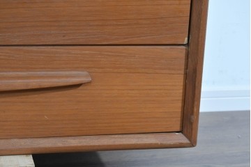 《台輪取り付け加工費込み》デンマークヴィンテージ　ベルンハルト・ペダーセン(Bernh.Pedersen&Son)社　チーク材　蛇腹タイプのシャッター扉が特徴のライティングビューロー　(R-085788)