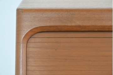 《台輪取り付け加工費込み》デンマークヴィンテージ　ベルンハルト・ペダーセン(Bernh.Pedersen&Son)社　チーク材　蛇腹タイプのシャッター扉が特徴のライティングビューロー　(R-085788)