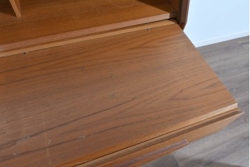 《台輪取り付け加工費込み》デンマークヴィンテージ　ベルンハルト・ペダーセン(Bernh.Pedersen&Son)社　チーク材　蛇腹タイプのシャッター扉が特徴のライティングビューロー　(R-085788)