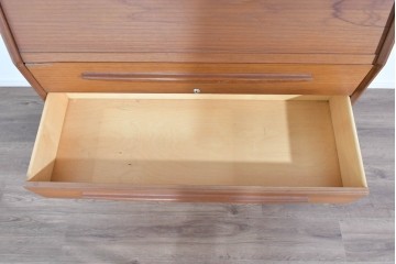 《台輪取り付け加工費込み》デンマークヴィンテージ　ベルンハルト・ペダーセン(Bernh.Pedersen&Son)社　チーク材　蛇腹タイプのシャッター扉が特徴のライティングビューロー　(R-085788)