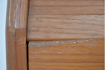 《台輪取り付け加工費込み》デンマークヴィンテージ　ベルンハルト・ペダーセン(Bernh.Pedersen&Son)社　チーク材　蛇腹タイプのシャッター扉が特徴のライティングビューロー　(R-085788)