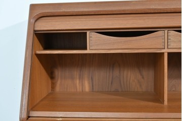 《台輪取り付け加工費込み》デンマークヴィンテージ　ベルンハルト・ペダーセン(Bernh.Pedersen&Son)社　チーク材　蛇腹タイプのシャッター扉が特徴のライティングビューロー　(R-085788)