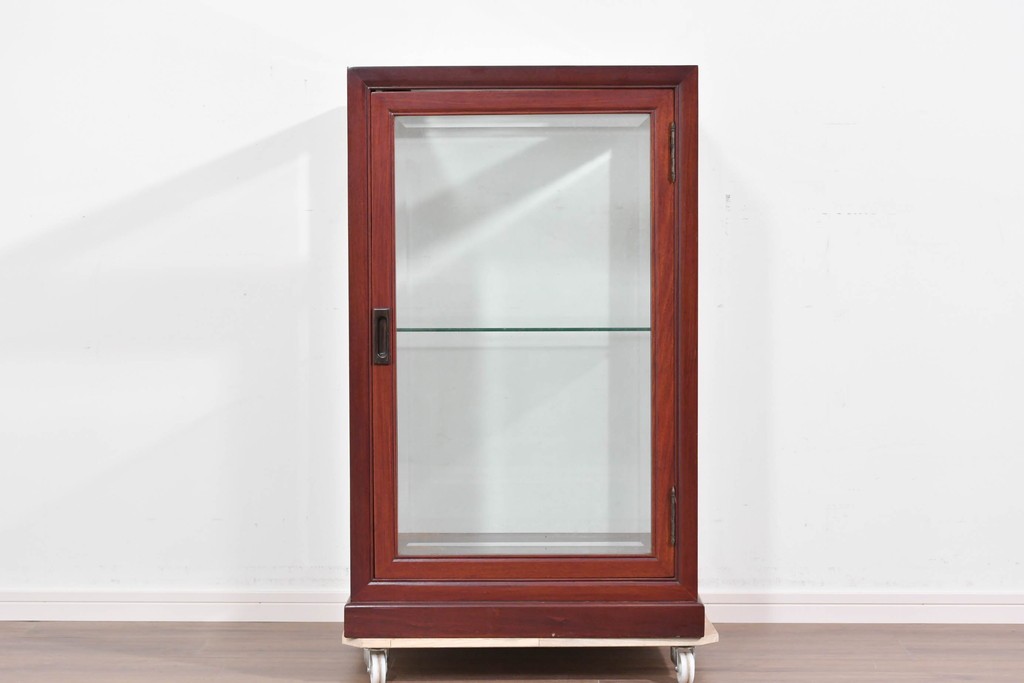 アジアンヴィンテージ　花梨(カリン)材　お部屋に取り入れやすいシンプルなコレクションケース　(R-085790)