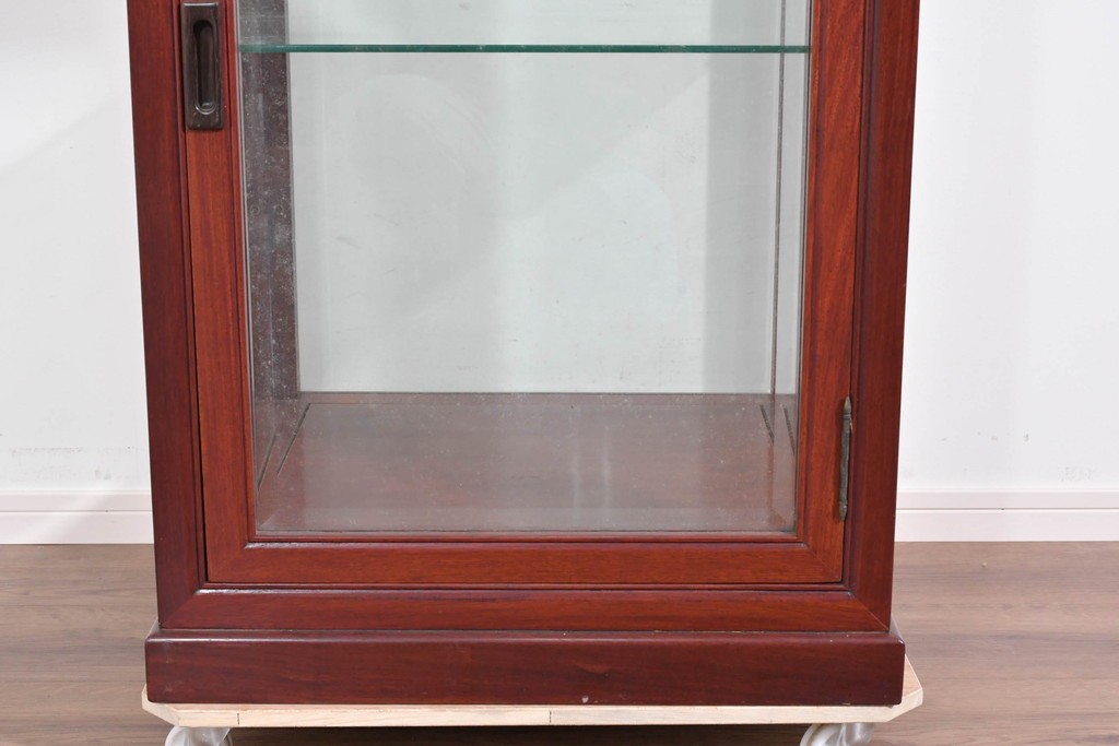 アジアンヴィンテージ　花梨(カリン)材　お部屋に取り入れやすいシンプルなコレクションケース　(R-085790)