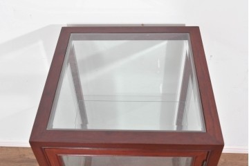 アジアンヴィンテージ　花梨(カリン)材　お部屋に取り入れやすいシンプルなコレクションケース　(R-085790)