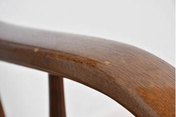 和製ヴィンテージ　廃盤品の希少なハイエンドモデル!!　飛騨産業　キツツキ　楢(ナラ)材　曲線美と丁寧な仕上げが光るロッキングチェア　(R-085792)