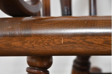 和製ヴィンテージ　廃盤品の希少なハイエンドモデル!!　飛騨産業　キツツキ　楢(ナラ)材　曲線美と丁寧な仕上げが光るロッキングチェア　(R-085792)