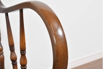 和製ヴィンテージ　廃盤品の希少なハイエンドモデル!!　飛騨産業　キツツキ　楢(ナラ)材　曲線美と丁寧な仕上げが光るロッキングチェア　(R-085792)