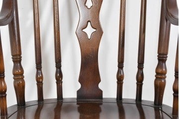 和製ヴィンテージ　廃盤品の希少なハイエンドモデル!!　飛騨産業　キツツキ　楢(ナラ)材　曲線美と丁寧な仕上げが光るロッキングチェア　(R-085792)