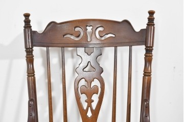 和製ヴィンテージ　廃盤品の希少なハイエンドモデル!!　飛騨産業　キツツキ　楢(ナラ)材　曲線美と丁寧な仕上げが光るロッキングチェア　(R-085792)