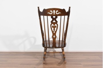 和製ヴィンテージ　廃盤品の希少なハイエンドモデル!!　飛騨産業　キツツキ　楢(ナラ)材　曲線美と丁寧な仕上げが光るロッキングチェア　(R-085792)