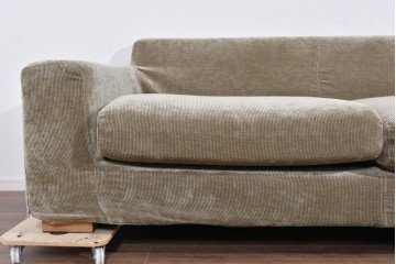 中古　美品　CRASH GATE(クラッシュゲート)　コーデュロイ生地のゆったりとした2.5人掛けソファ　(R-085794)