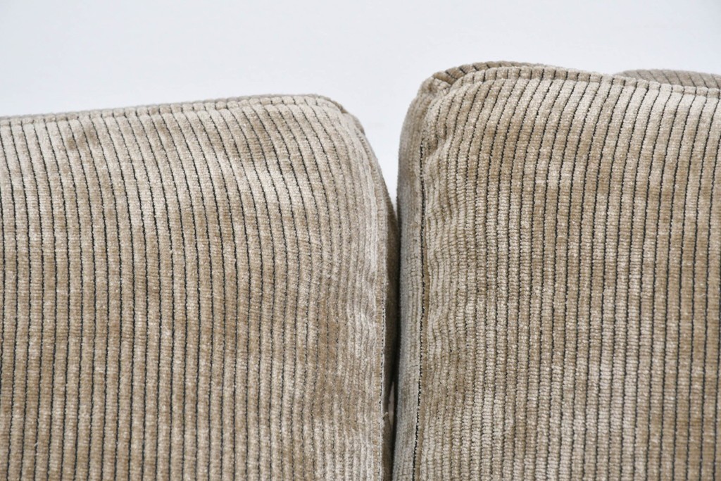 中古　美品　CRASH GATE(クラッシュゲート)　コーデュロイ生地のゆったりとした2.5人掛けソファ　(R-085794)