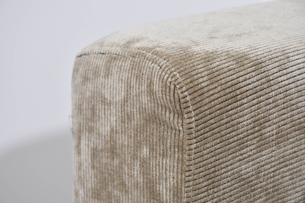 中古　美品　CRASH GATE(クラッシュゲート)　コーデュロイ生地のゆったりとした2.5人掛けソファ　(R-085794)