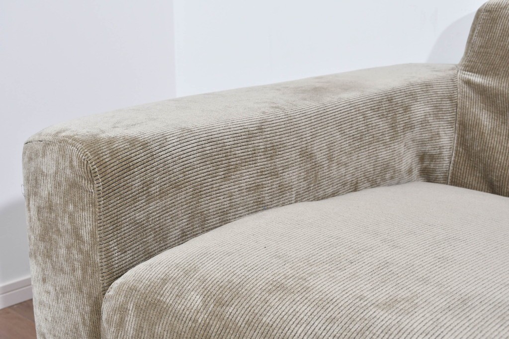 中古　美品　CRASH GATE(クラッシュゲート)　コーデュロイ生地のゆったりとした2.5人掛けソファ　(R-085794)