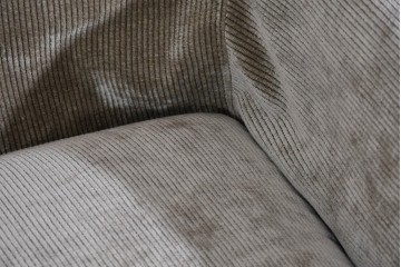 中古　美品　CRASH GATE(クラッシュゲート)　コーデュロイ生地のゆったりとした2.5人掛けソファ　(R-085794)