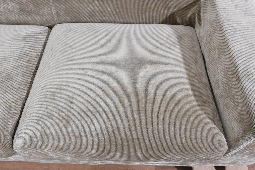 中古　美品　CRASH GATE(クラッシュゲート)　コーデュロイ生地のゆったりとした2.5人掛けソファ　(R-085794)