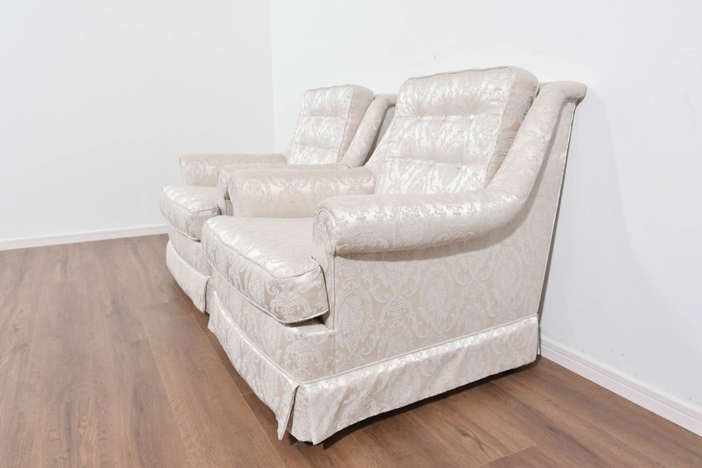 中古　超美品　特注品　国産職人手作り　某上場企業会長邸放出品　上品なダマスク織生地が華やかなドレクセル風の一人掛けソファ2脚　製作費(1脚)約50万円　(R-085796)