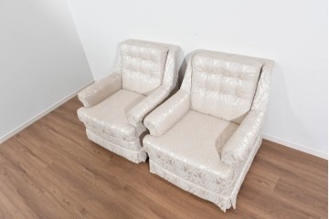 中古　超美品　特注品　国産職人手作り　某上場企業会長邸放出品　上品なダマスク織生地が華やかなドレクセル風の一人掛けソファ2脚　製作費(1脚)約50万円　(R-085796)