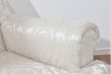 中古　超美品　特注品　国産職人手作り　某上場企業会長邸放出品　上品なダマスク織生地が華やかなドレクセル風の一人掛けソファ2脚　製作費(1脚)約50万円　(R-085796)