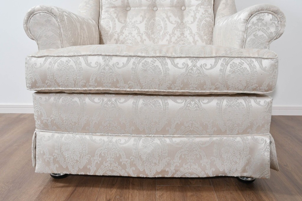 中古　超美品　特注品　国産職人手作り　某上場企業会長邸放出品　上品なダマスク織生地が華やかなドレクセル風の一人掛けソファ2脚　製作費(1脚)約50万円　(R-085796)