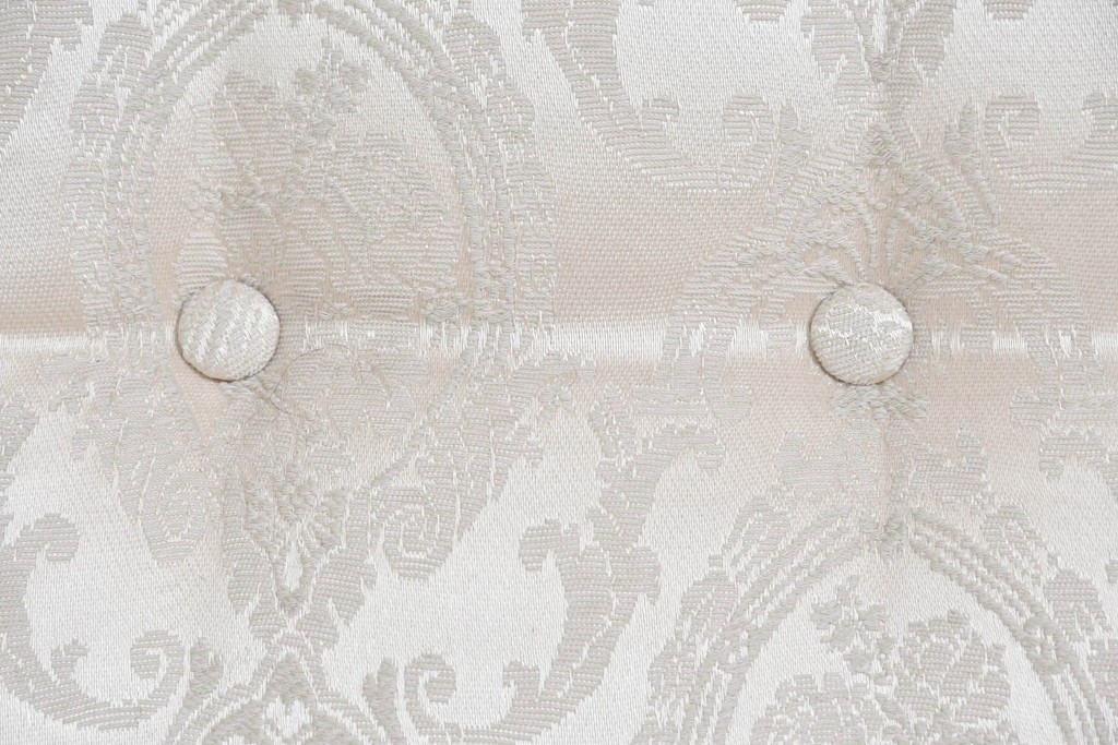 中古　超美品　特注品　国産職人手作り　某上場企業会長邸放出品　上品なダマスク織生地が華やかなドレクセル風の一人掛けソファ2脚　製作費(1脚)約50万円　(R-085796)