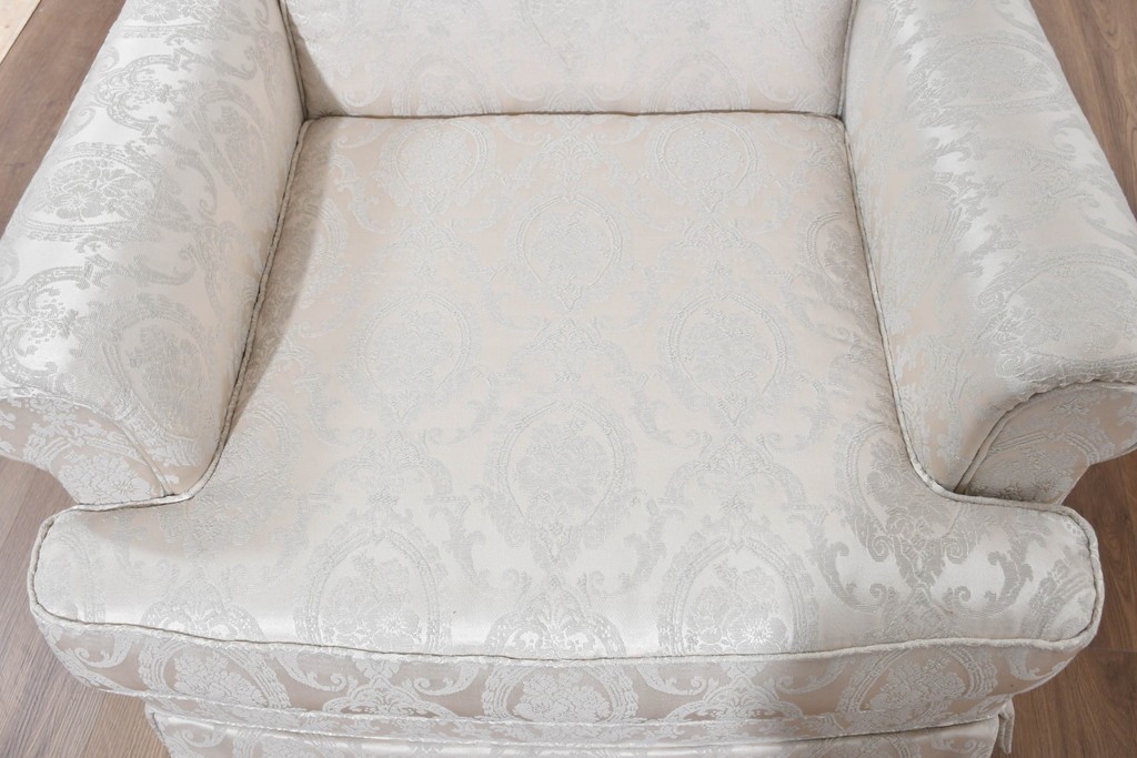 中古　超美品　特注品　国産職人手作り　某上場企業会長邸放出品　上品なダマスク織生地が華やかなドレクセル風の一人掛けソファ2脚　製作費(1脚)約50万円　(R-085796)