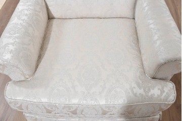 中古　超美品　特注品　国産職人手作り　某上場企業会長邸放出品　上品なダマスク織生地が華やかなドレクセル風の一人掛けソファ2脚　製作費(1脚)約50万円　(R-085796)