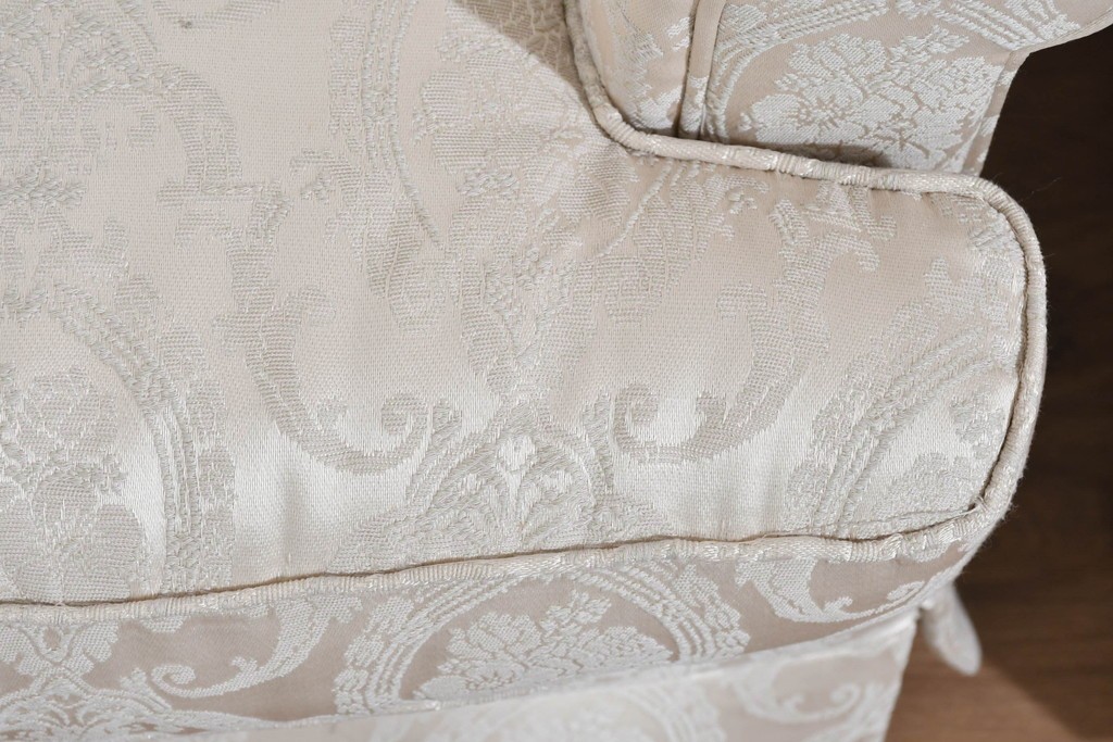 中古　超美品　特注品　国産職人手作り　某上場企業会長邸放出品　上品なダマスク織生地が華やかなドレクセル風の一人掛けソファ2脚　製作費(1脚)約50万円　(R-085796)