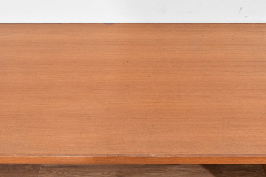 和製ヴィンテージ　温かな色味のチーク材を使った引き出し付きのシンプルなワークデスク　(R-085799)