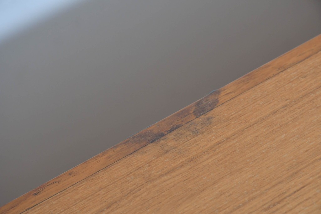 和製ヴィンテージ　温かな色味のチーク材を使った引き出し付きのシンプルなワークデスク　(R-085799)