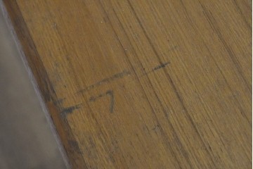 和製ヴィンテージ　温かな色味のチーク材を使った引き出し付きのシンプルなワークデスク　(R-085799)