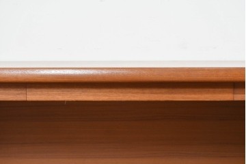 和製ヴィンテージ　温かな色味のチーク材を使った引き出し付きのシンプルなワークデスク　(R-085799)