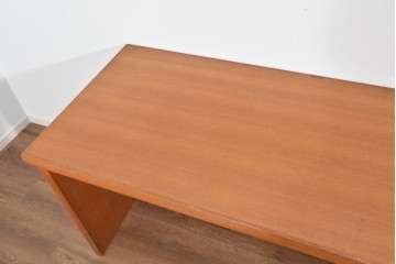 和製ヴィンテージ　温かな色味のチーク材を使った引き出し付きのシンプルなワークデスク　(R-085799)