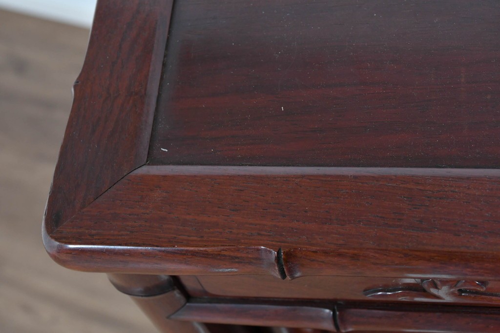 和製ヴィンテージ　上手物!!　花梨(カリン)材　繊細な彫刻が美しい茶棚　(R-085800)