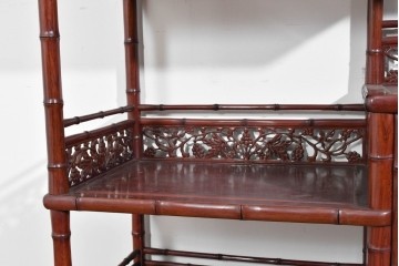 和製ヴィンテージ　上手物!!　花梨(カリン)材　繊細な彫刻が美しい茶棚　(R-085800)